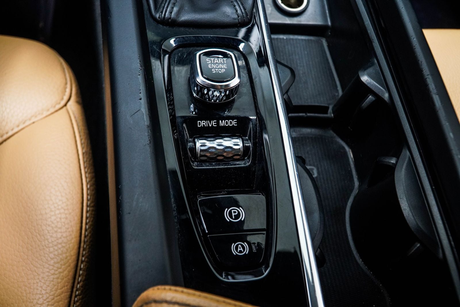 2020 Volvo XC60 T5 Momentum