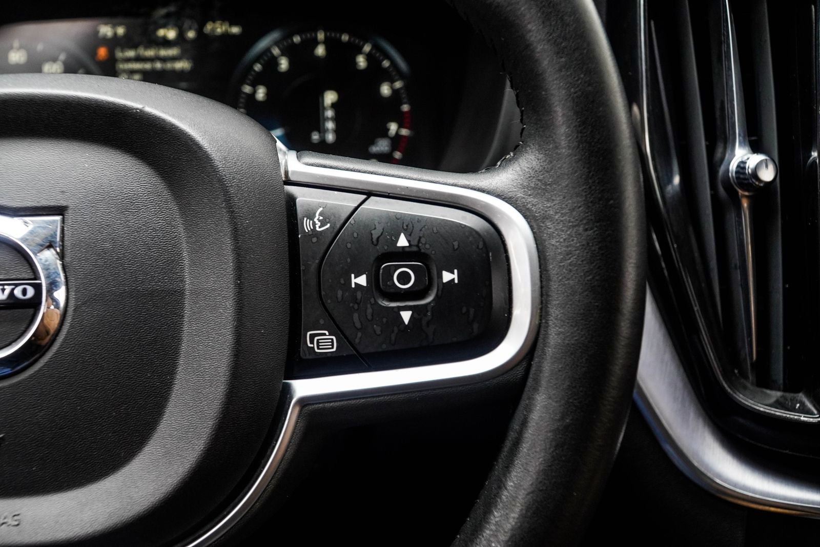 2020 Volvo XC60 T5 Momentum