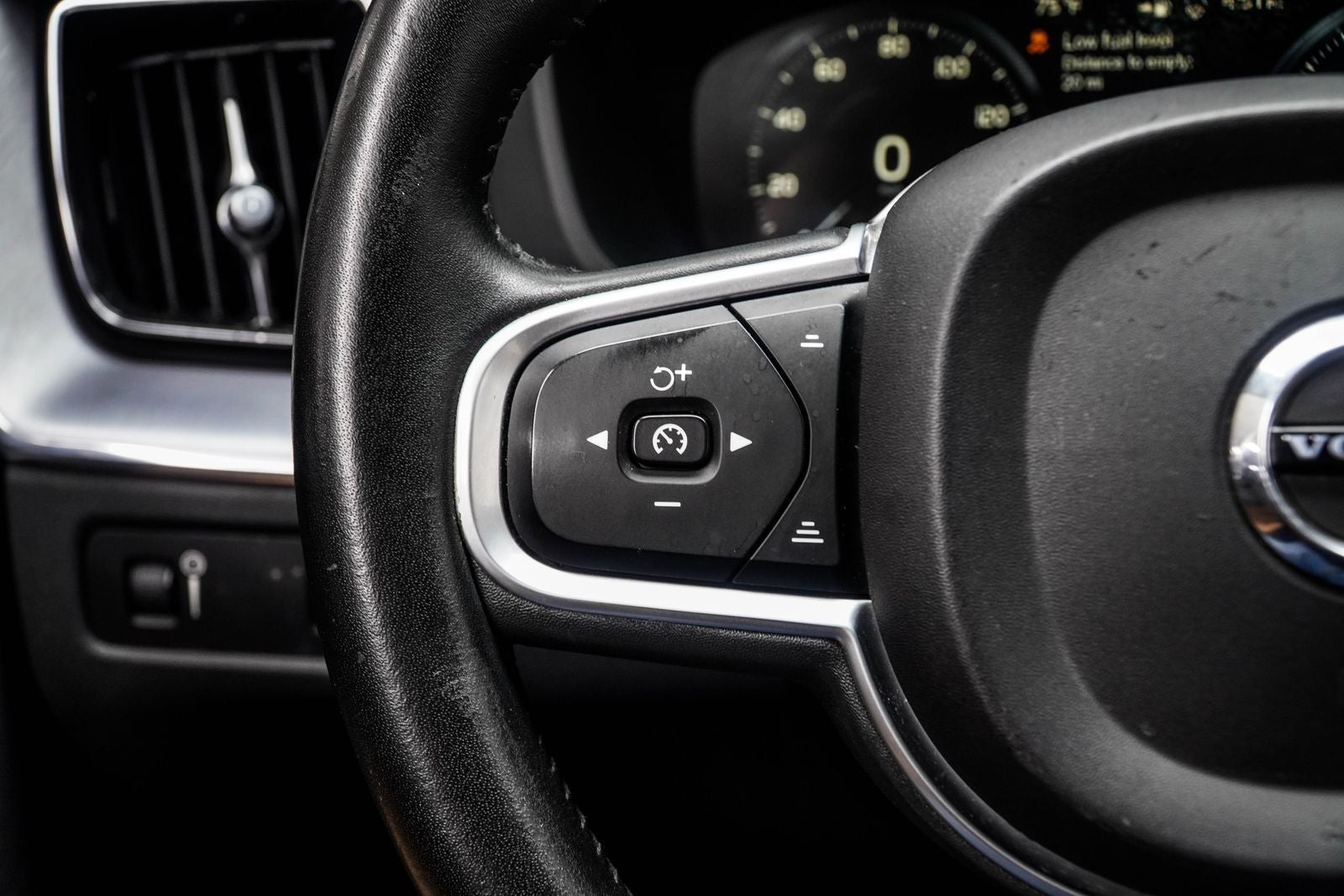2020 Volvo XC60 T5 Momentum