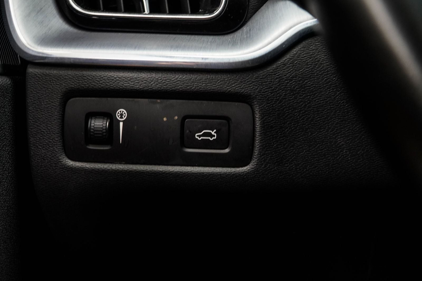 2020 Volvo XC60 T5 Momentum