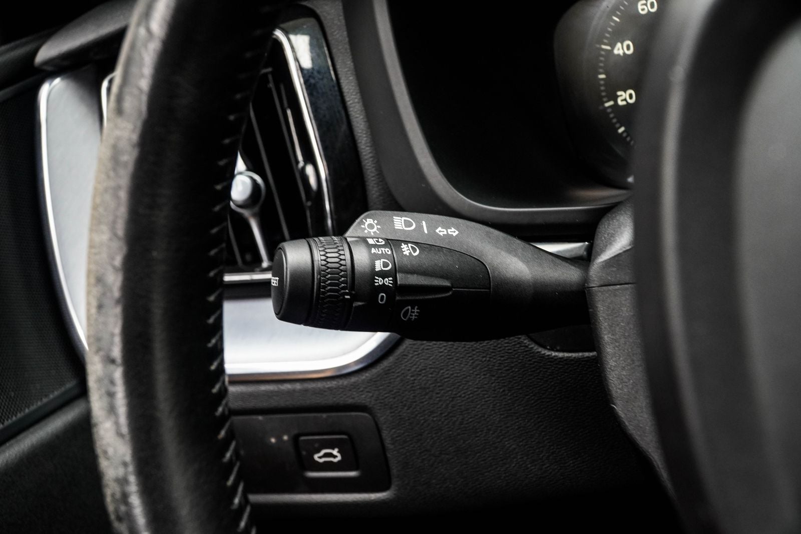 2020 Volvo XC60 T5 Momentum
