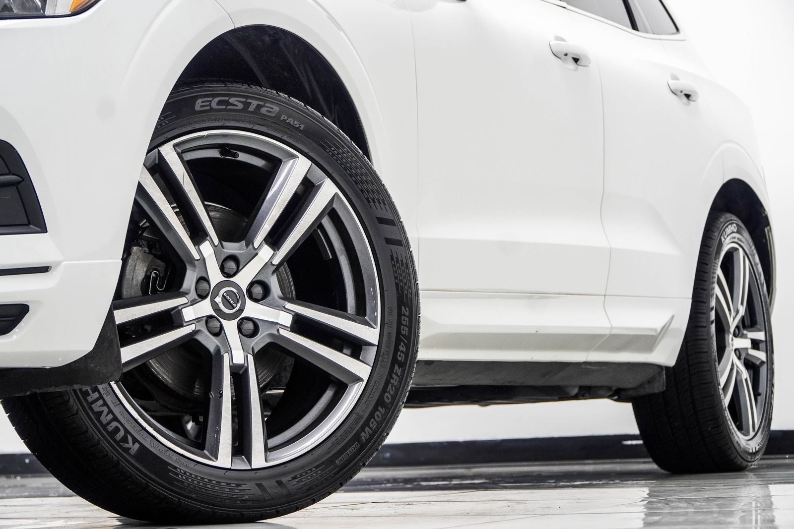 2020 Volvo XC60 T5 Momentum
