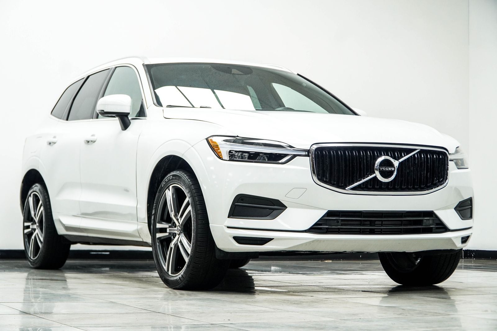 2020 Volvo XC60 T5 Momentum