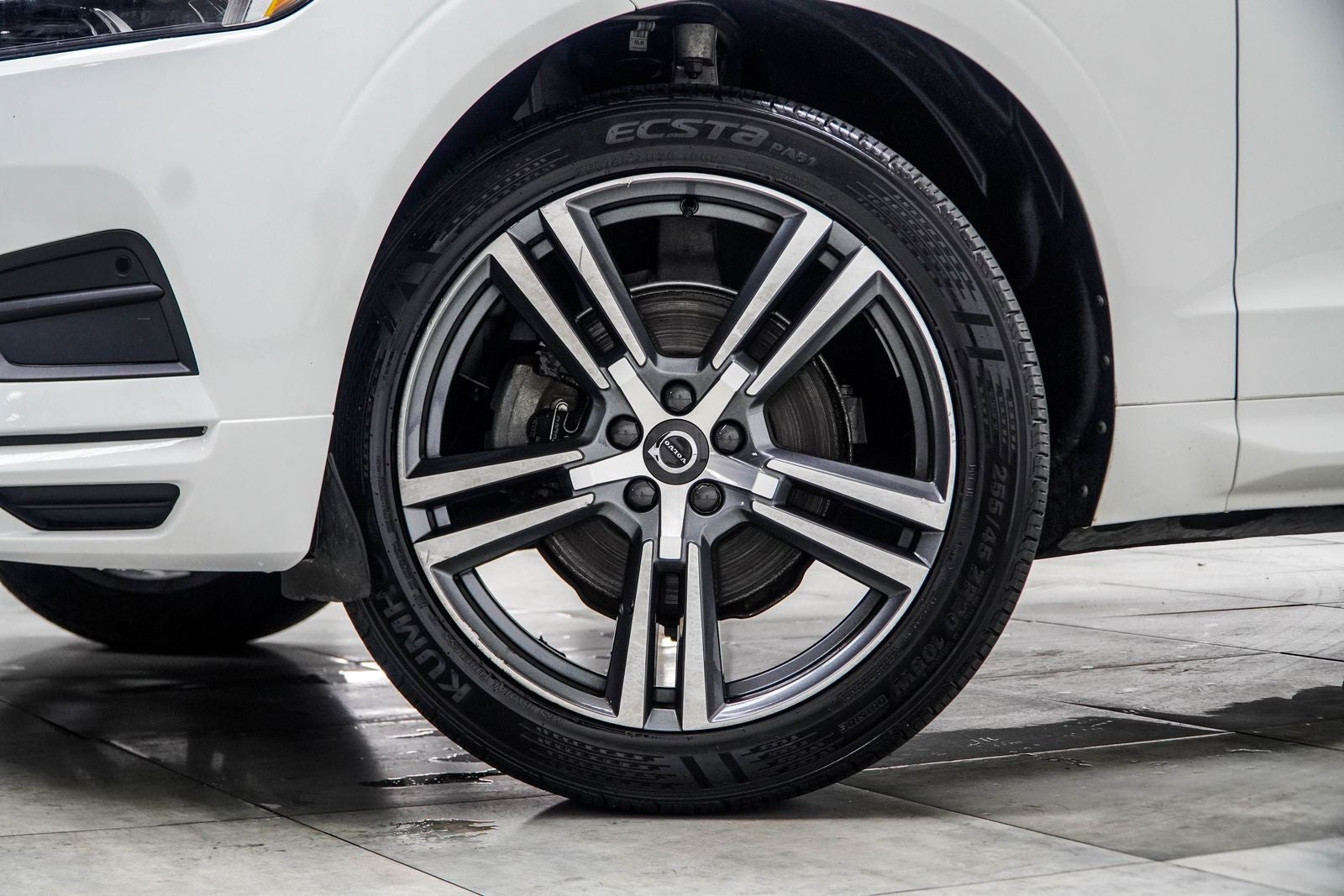 2020 Volvo XC60 T5 Momentum