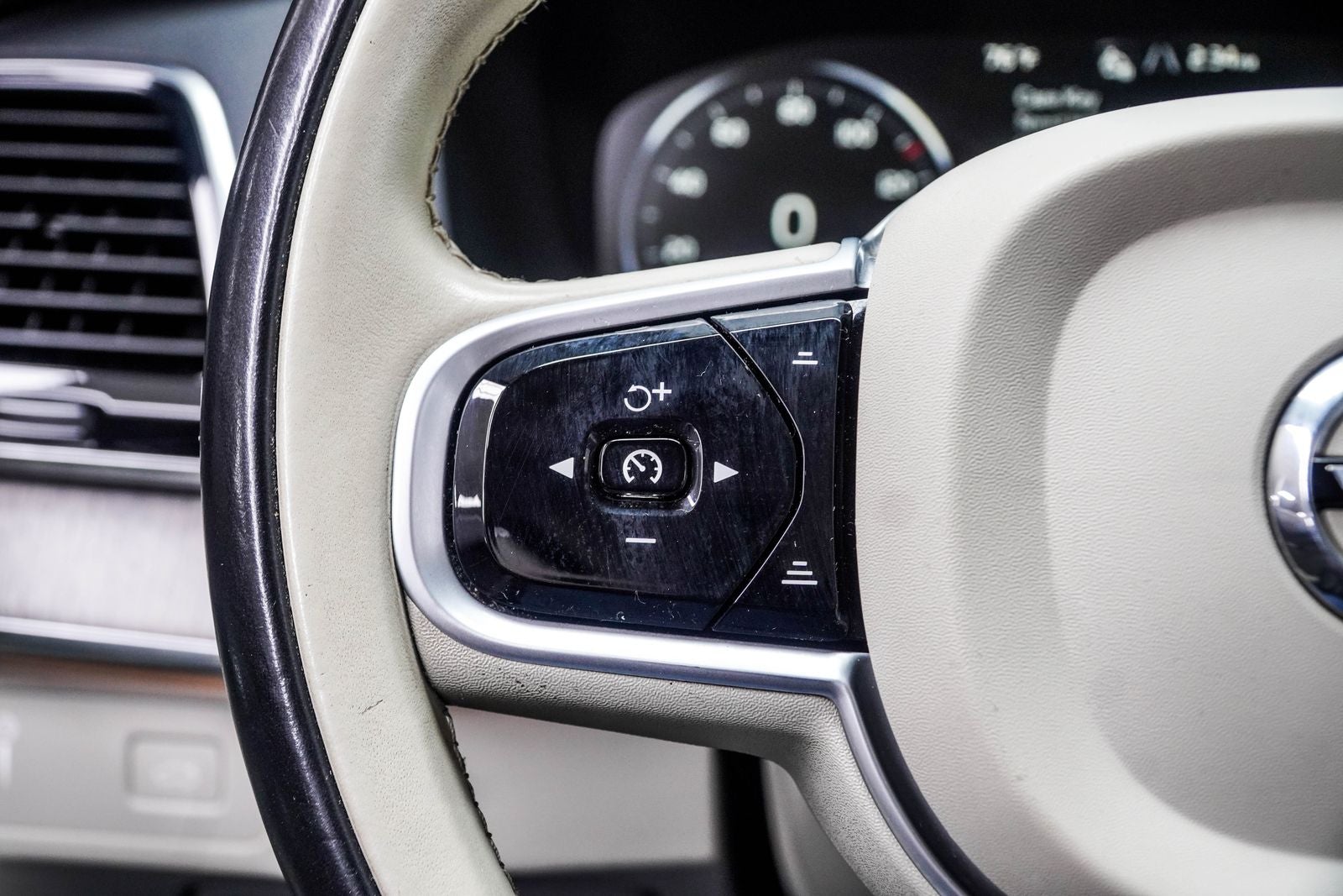 2021 Volvo XC90 T6 Inscription