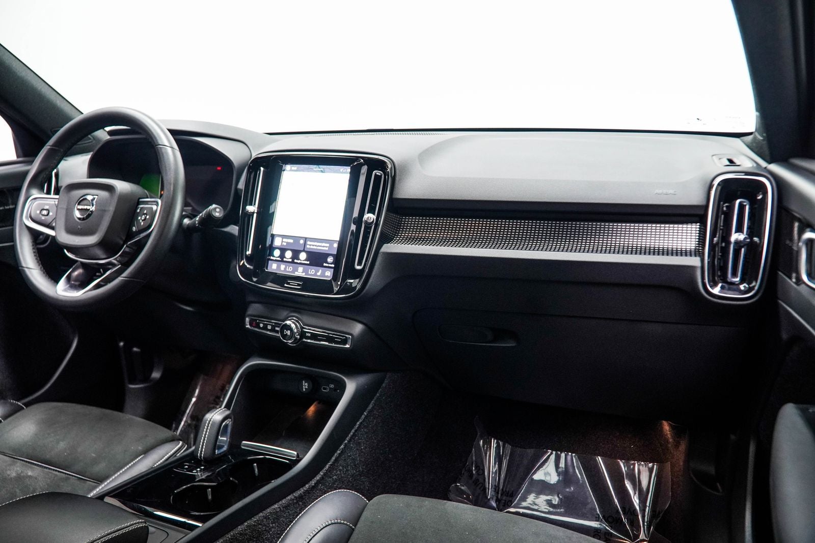 2022 Volvo XC40 Recharge Pure Electric P8 Ultimate