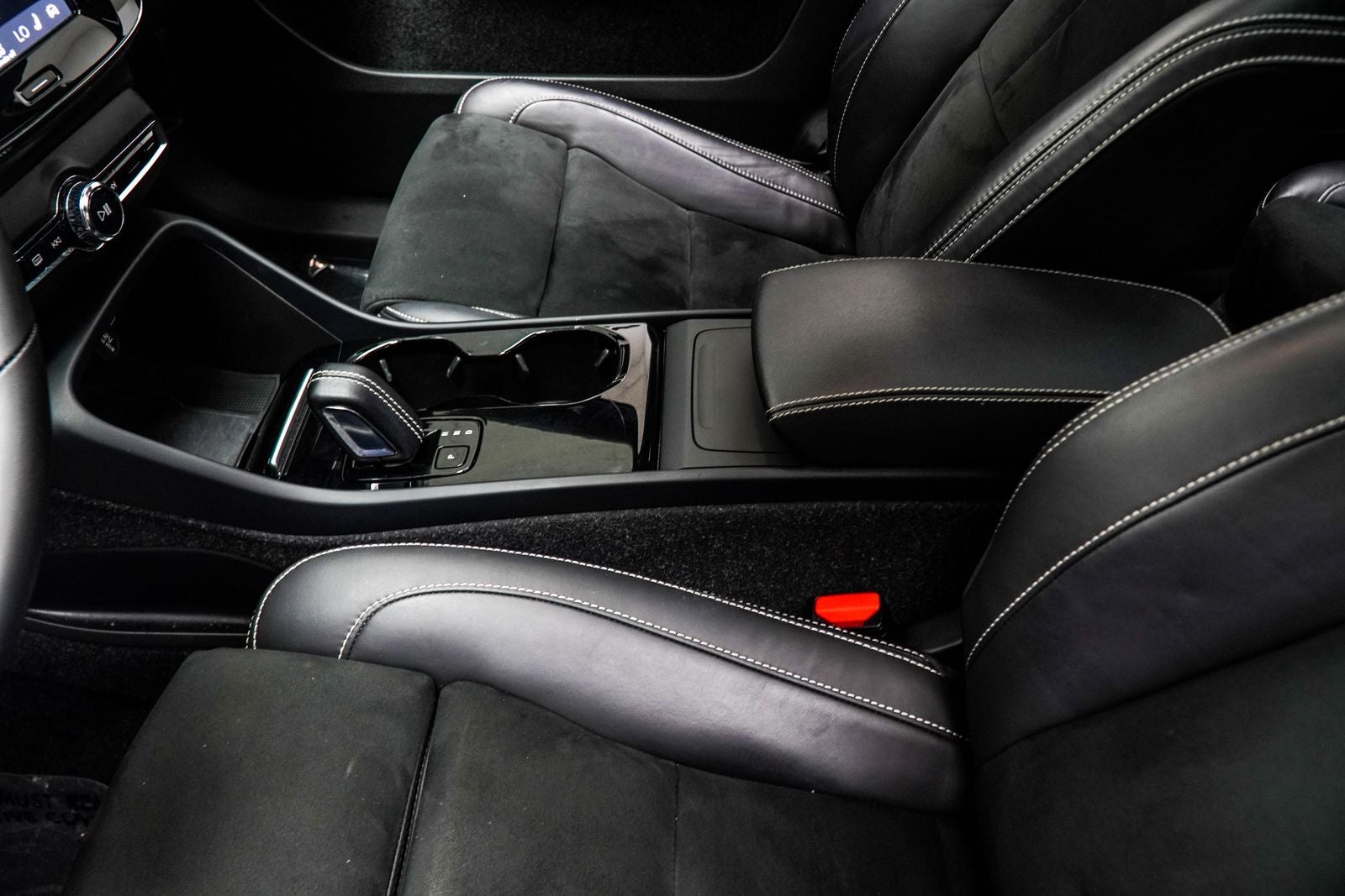2022 Volvo XC40 Recharge Pure Electric P8 Ultimate