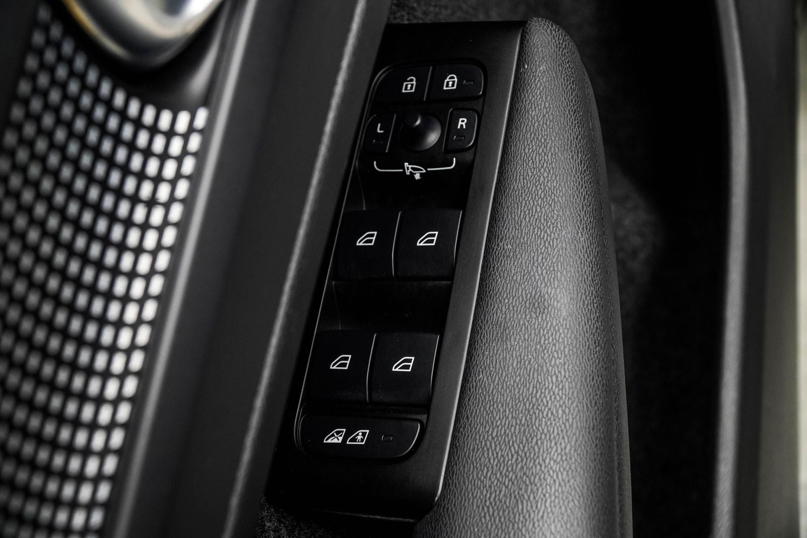 2022 Volvo XC40 Recharge Pure Electric P8 Ultimate