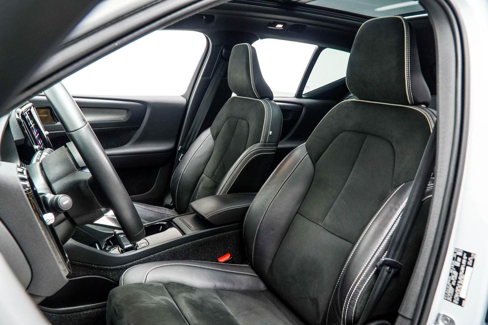 2022 Volvo XC40 Recharge Pure Electric P8 Ultimate