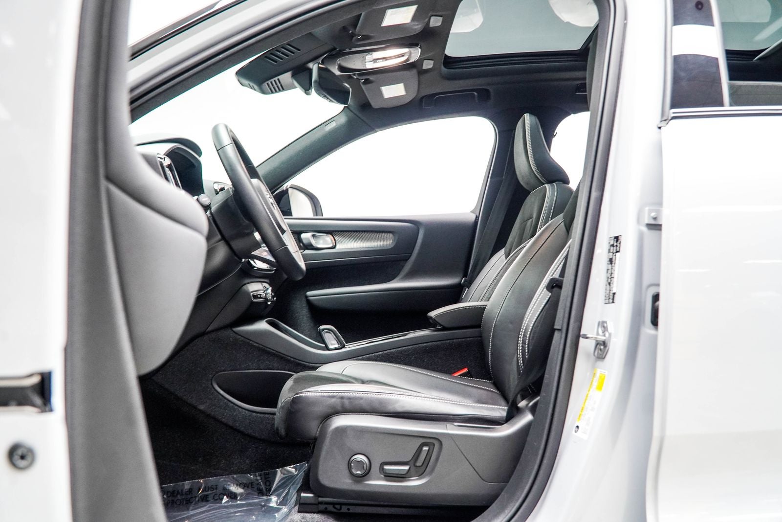 2022 Volvo XC40 Recharge Pure Electric P8 Ultimate