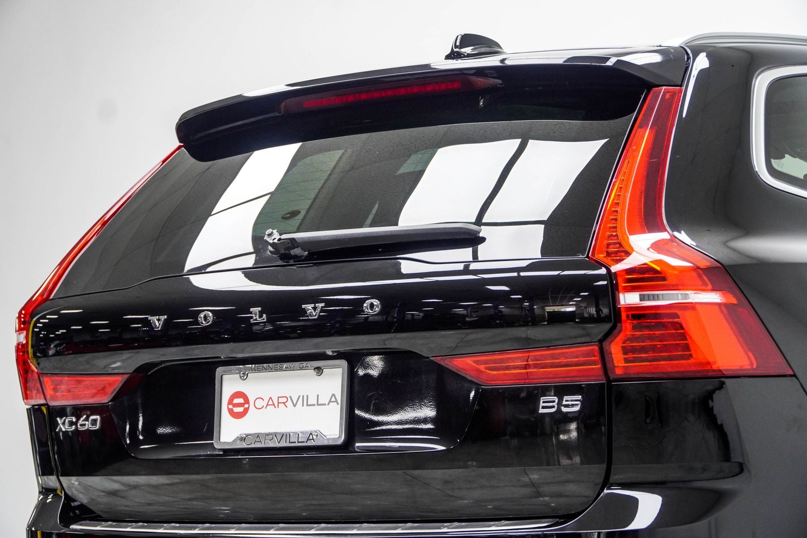 2023 Volvo XC60 B5 Plus Bright Theme