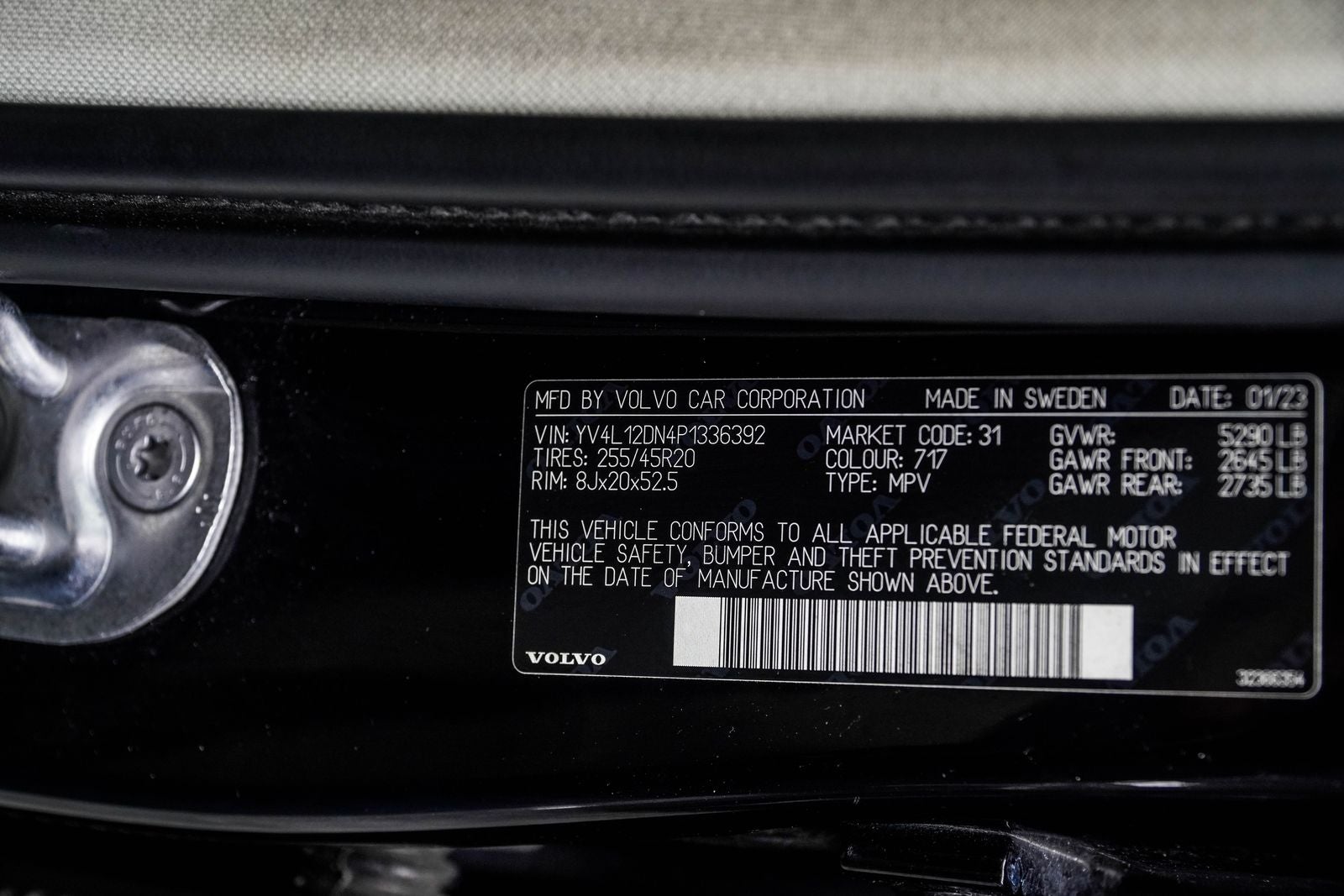 2023 Volvo XC60 B5 Plus Bright Theme