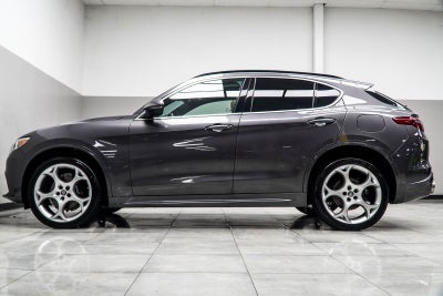 2023 Alfa Romeo Stelvio Base