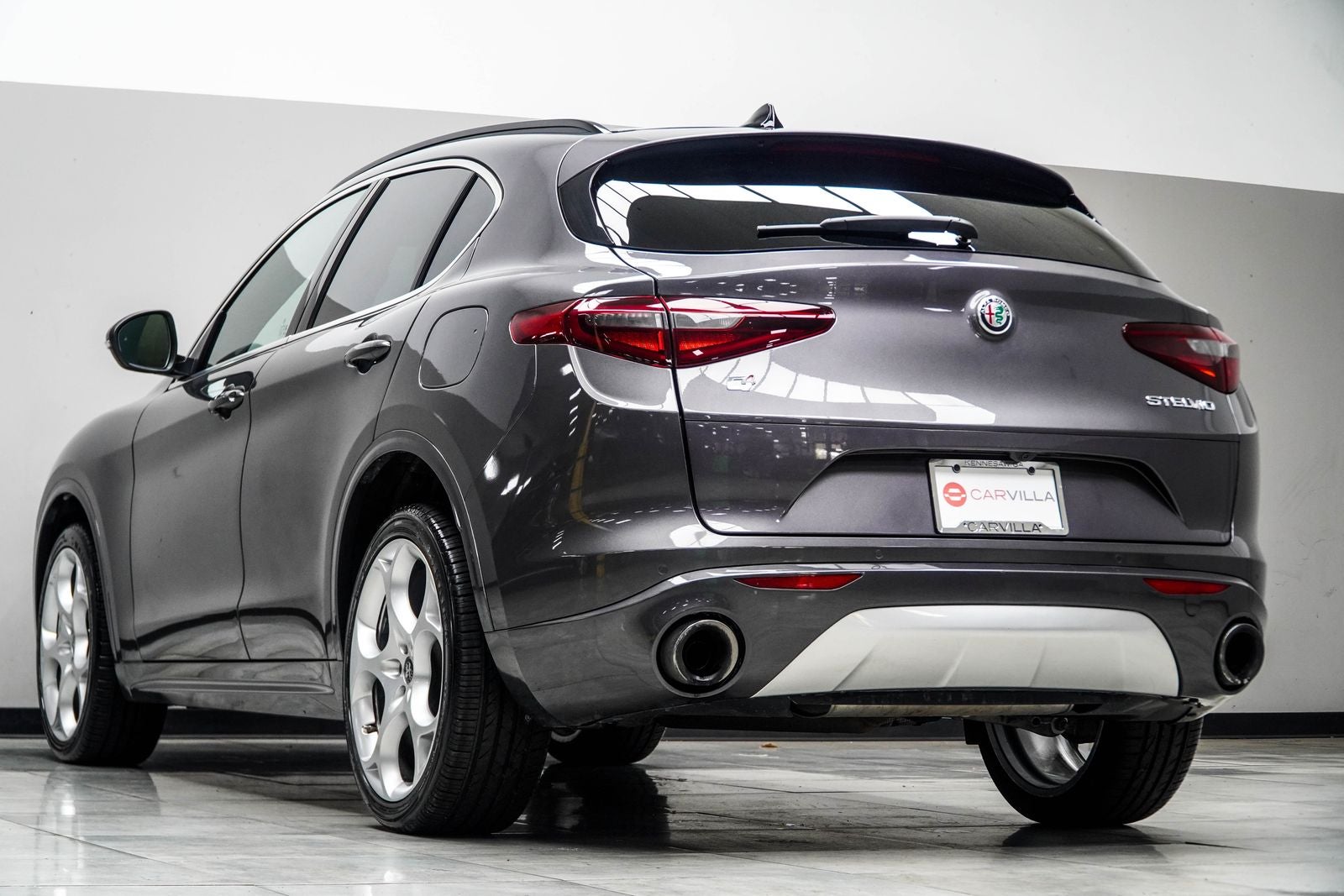 2023 Alfa Romeo Stelvio Base