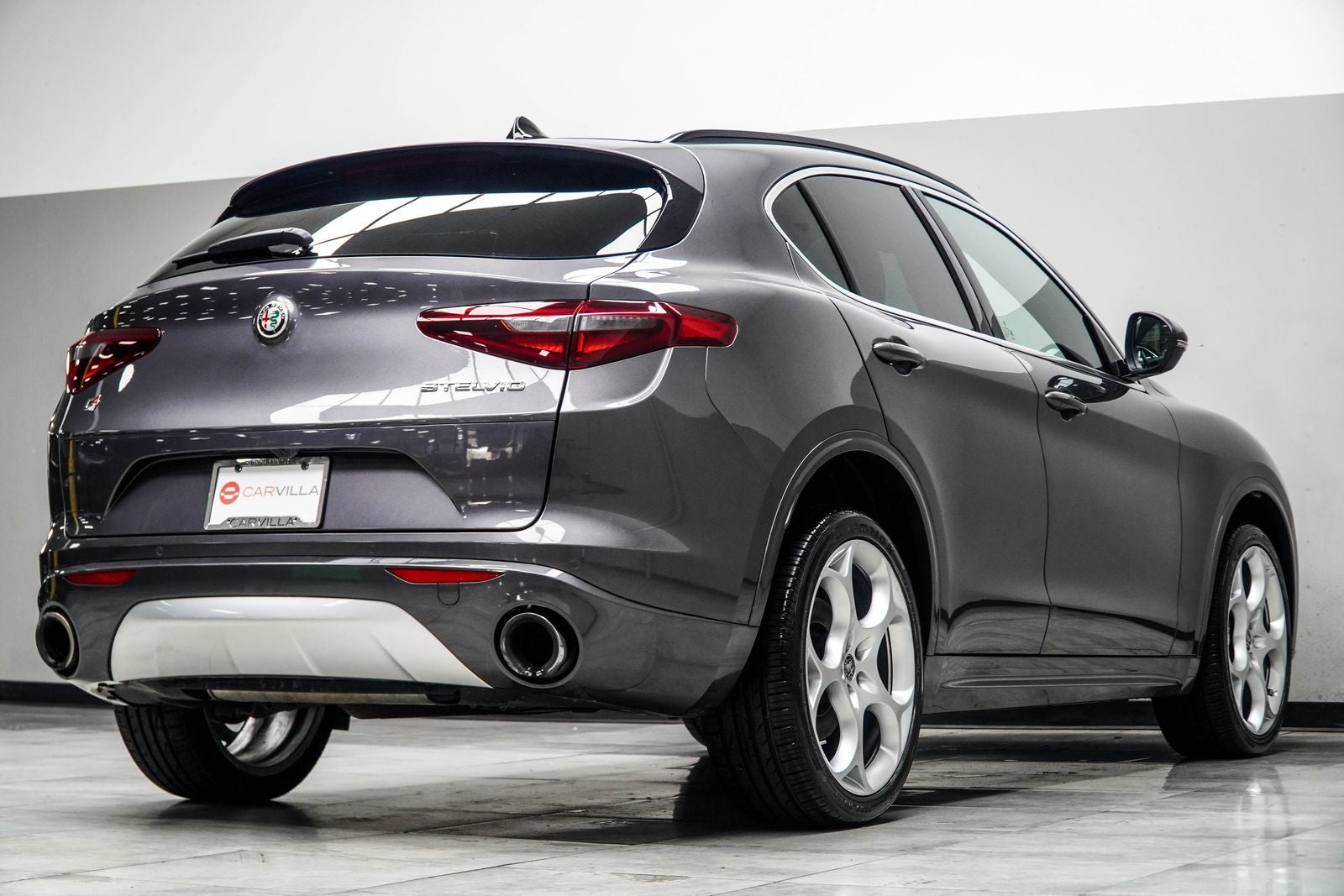 2023 Alfa Romeo Stelvio Base