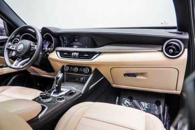 2023 Alfa Romeo Stelvio Base