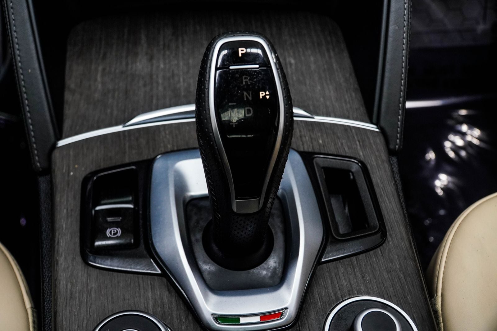 2023 Alfa Romeo Stelvio Base