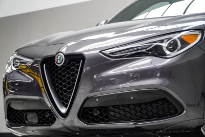 2023 Alfa Romeo Stelvio Base