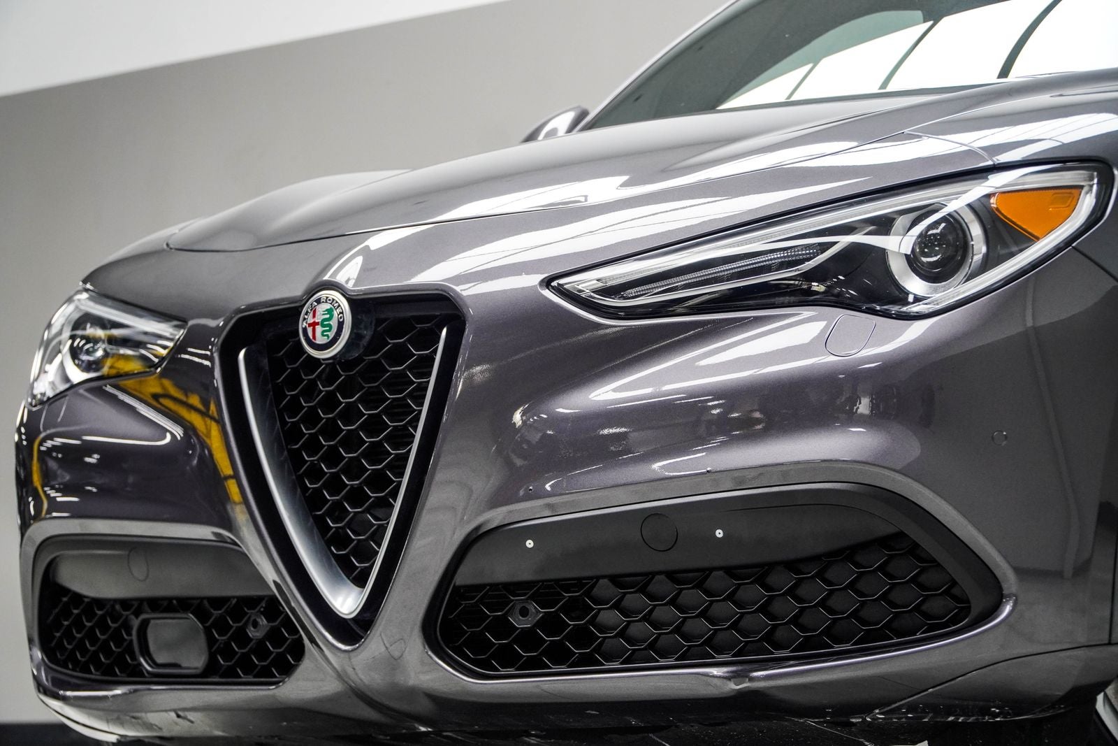 2023 Alfa Romeo Stelvio Base