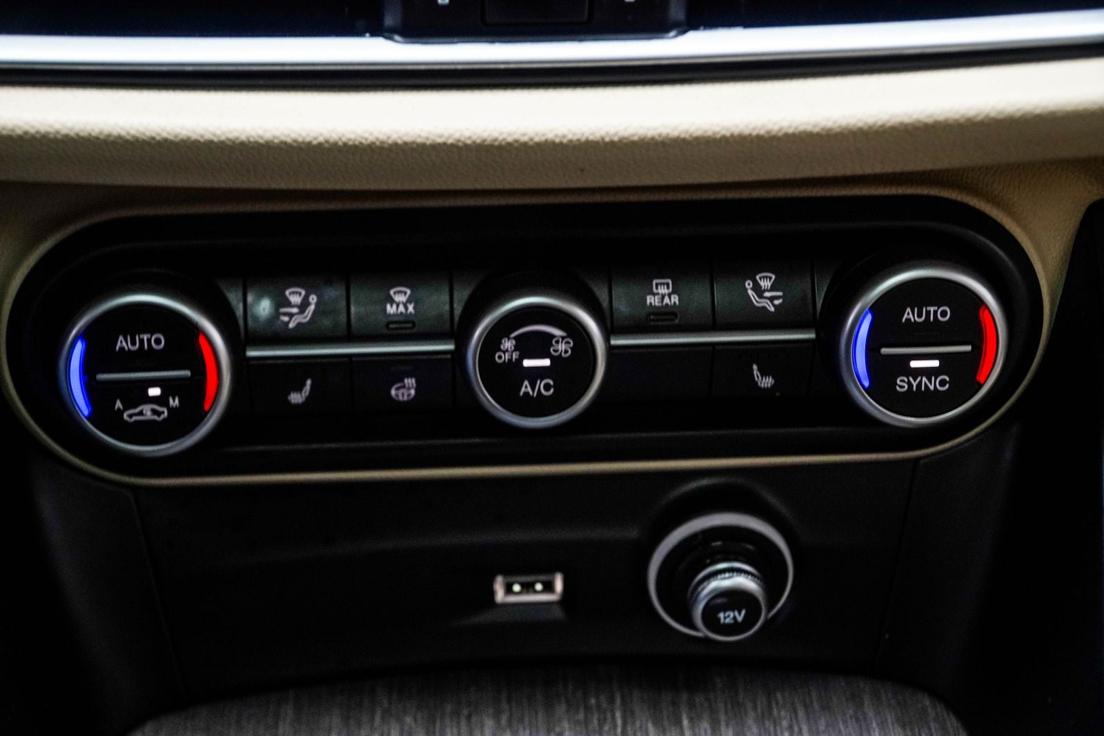 2023 Alfa Romeo Stelvio Base