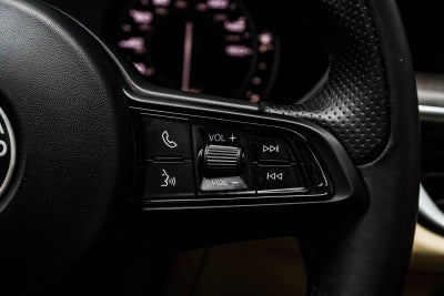 2023 Alfa Romeo Stelvio Base