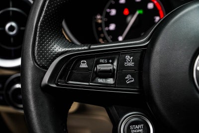 2023 Alfa Romeo Stelvio Base