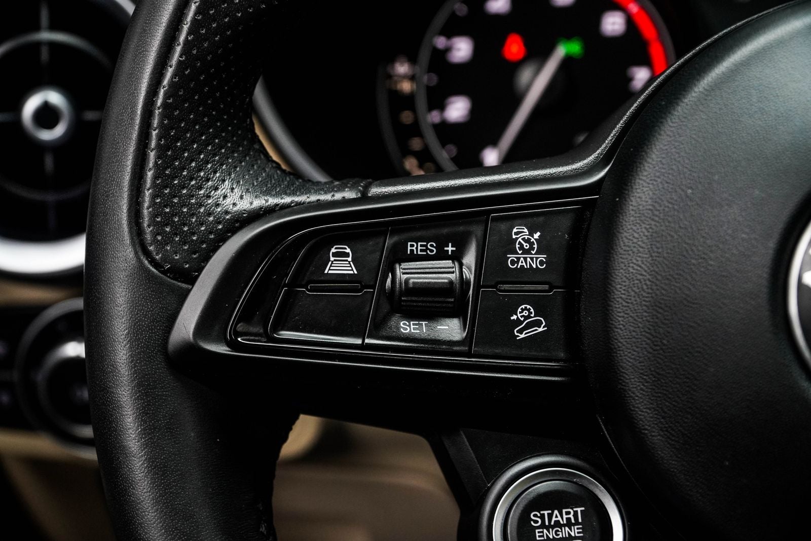 2023 Alfa Romeo Stelvio Base