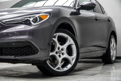 2023 Alfa Romeo Stelvio Base