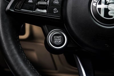 2023 Alfa Romeo Stelvio Base