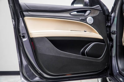 2023 Alfa Romeo Stelvio Base