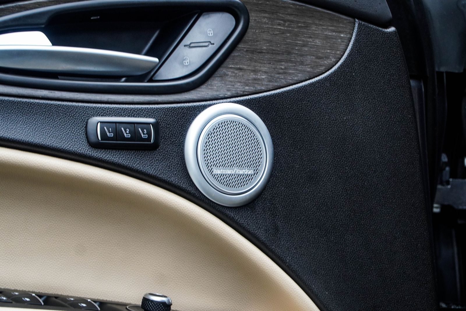 2023 Alfa Romeo Stelvio Base