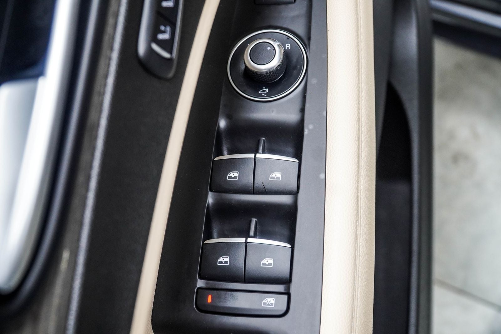 2023 Alfa Romeo Stelvio Base