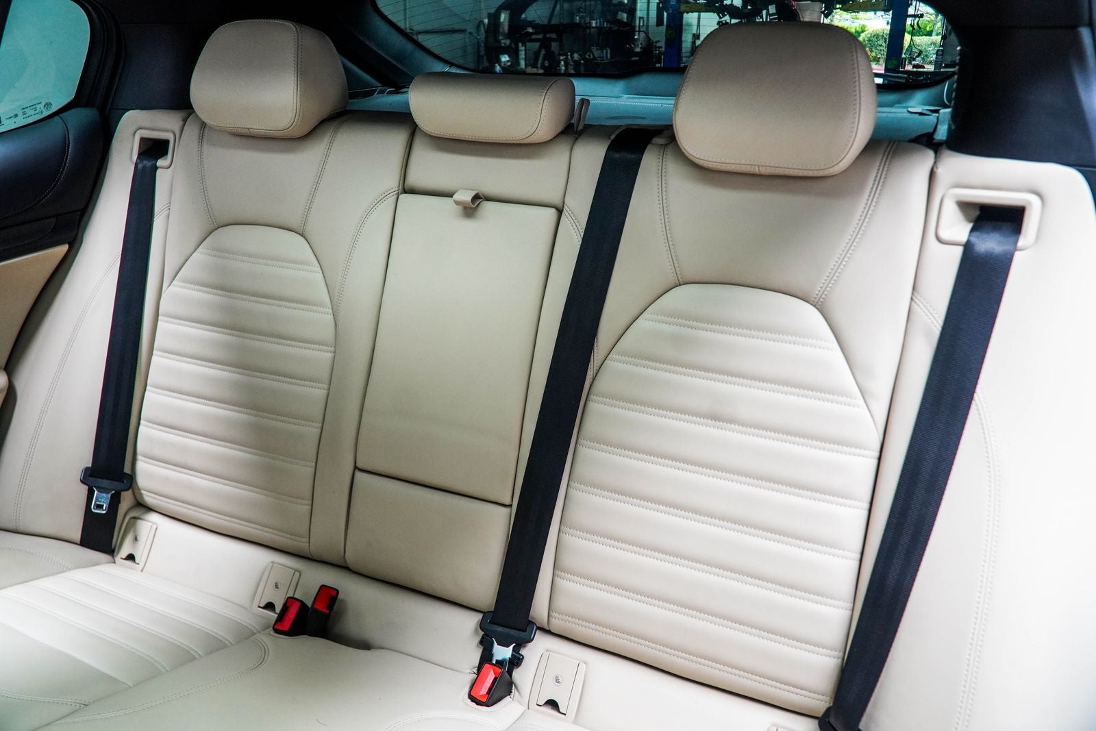 2023 Alfa Romeo Stelvio Base