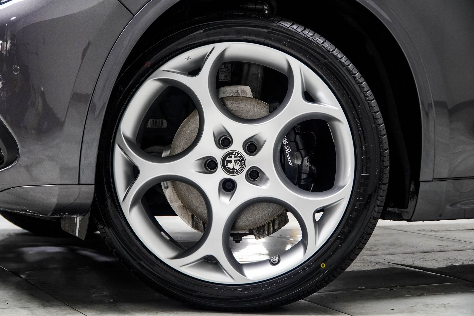 2023 Alfa Romeo Stelvio Base