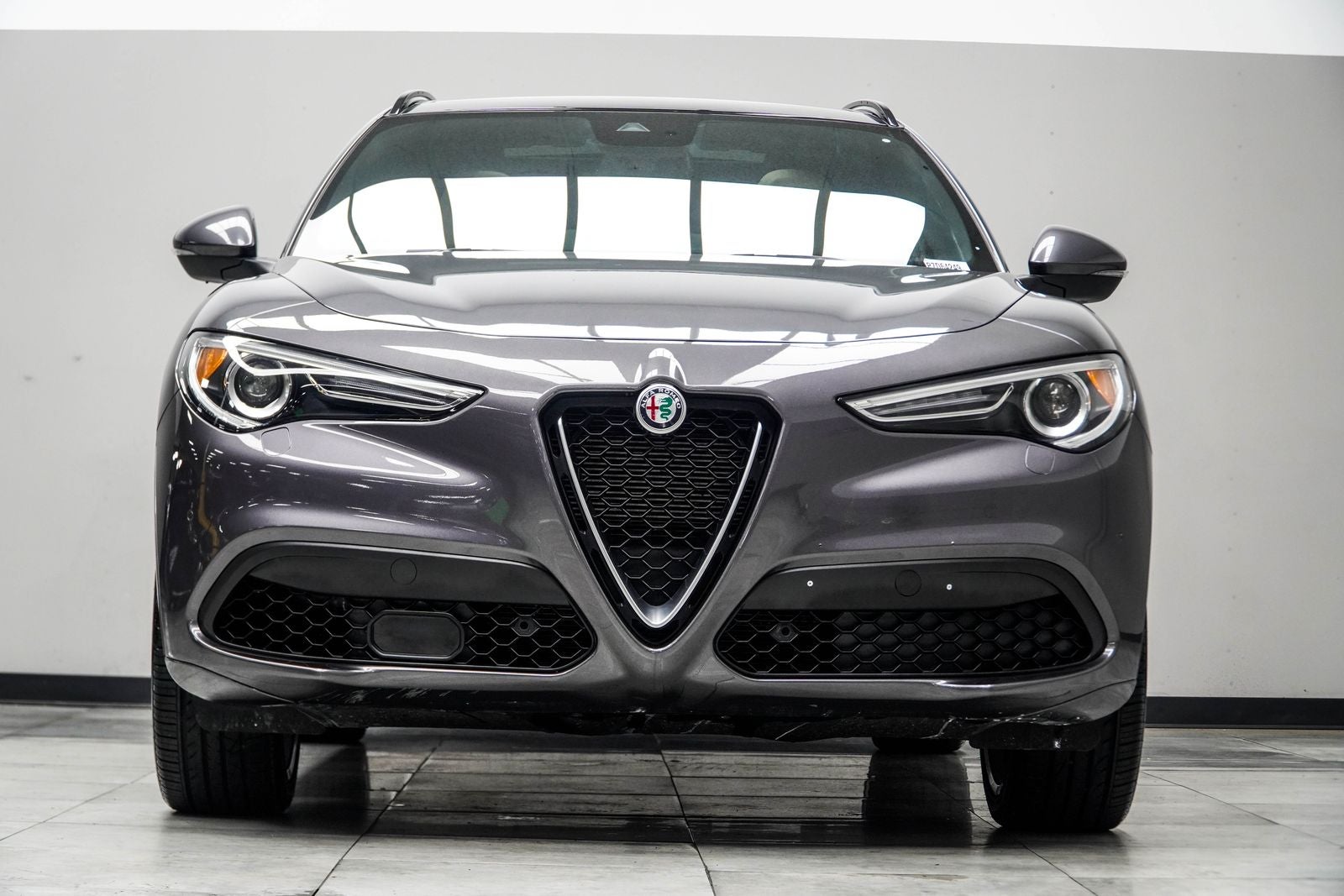 2023 Alfa Romeo Stelvio Base