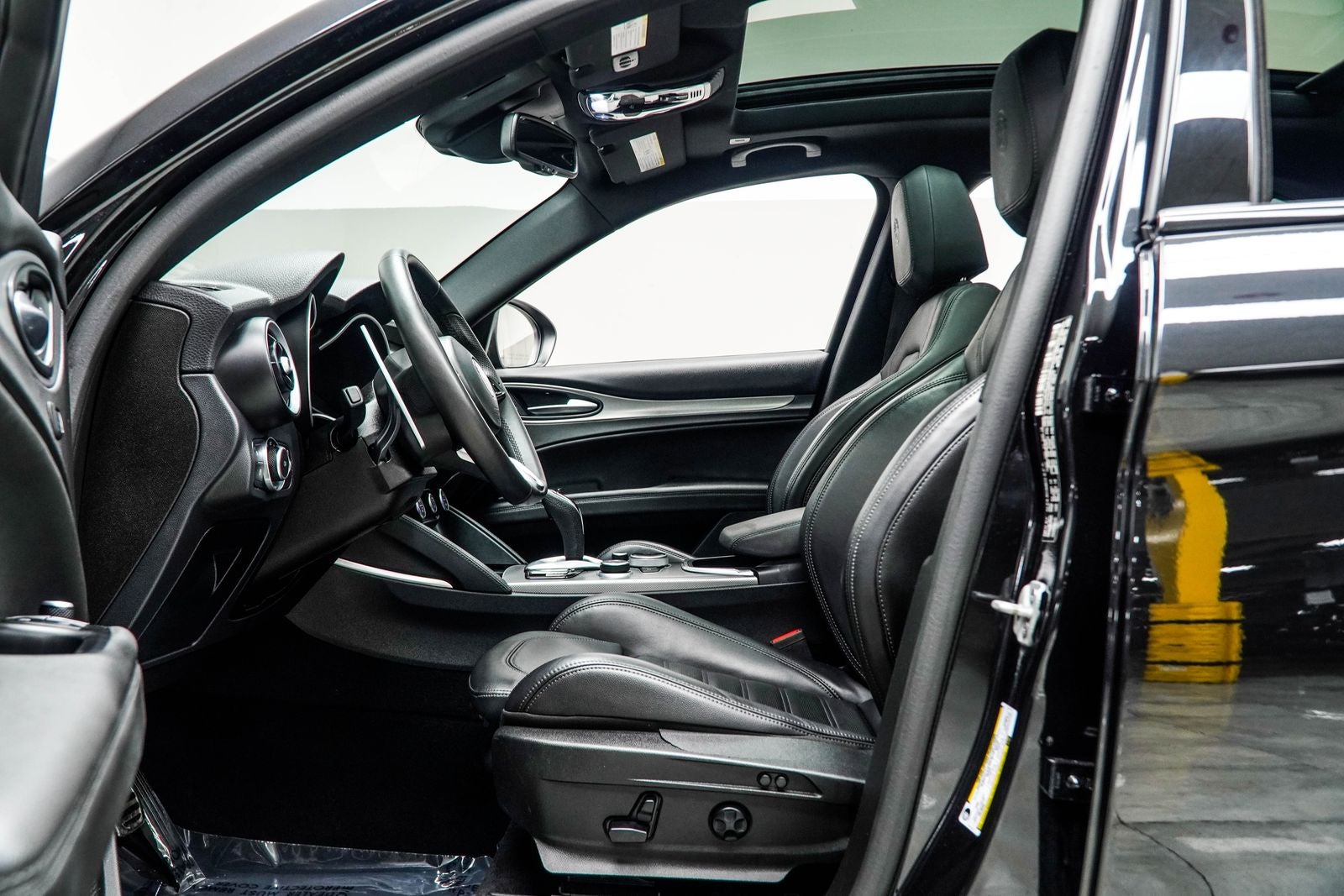 2023 Alfa Romeo Stelvio Veloce