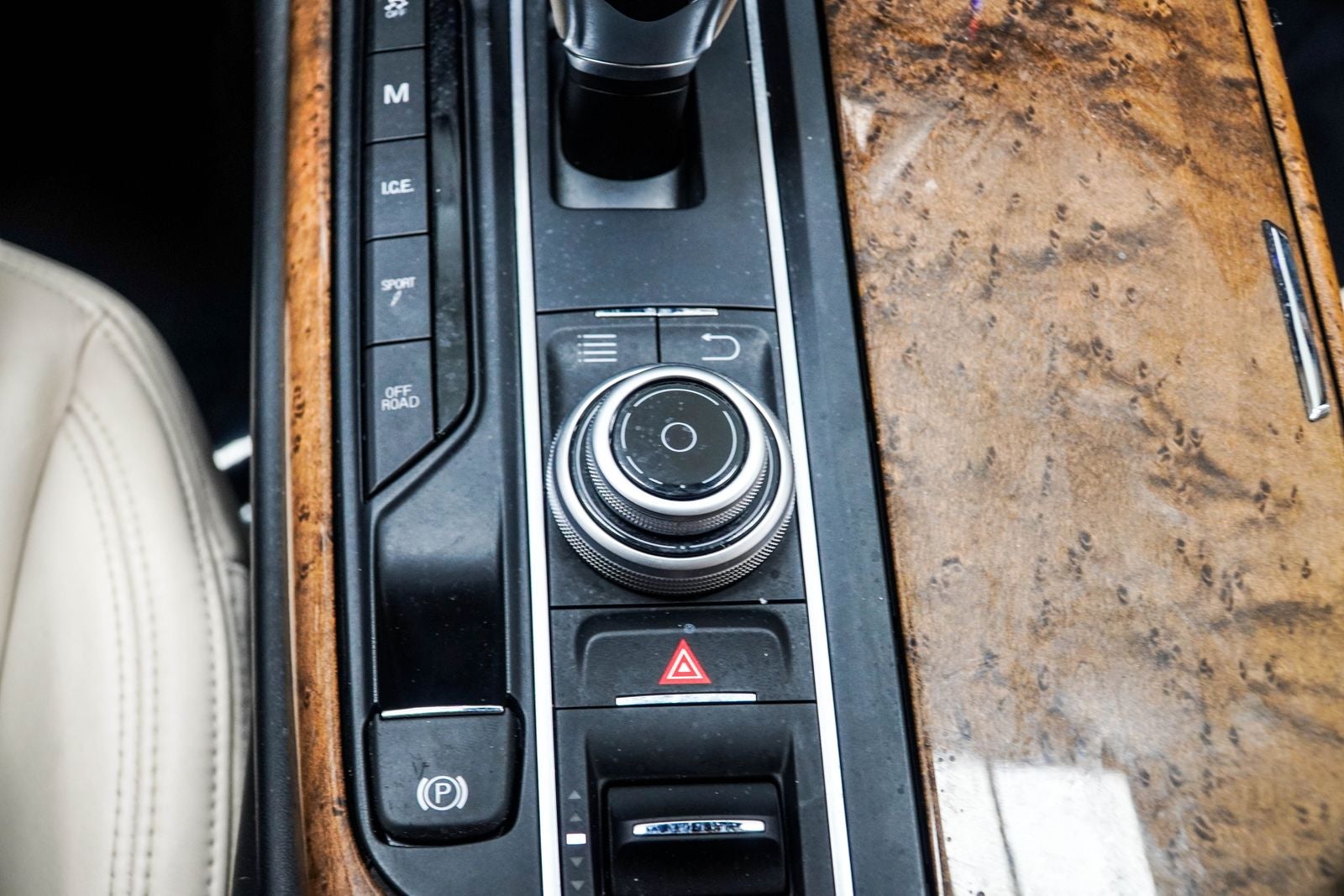 2017 Maserati Levante Base