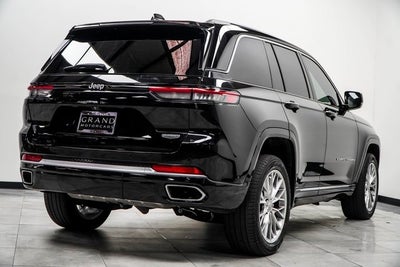 2022 Jeep Grand Cherokee Summit