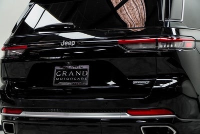 2022 Jeep Grand Cherokee Summit