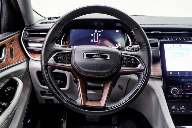 2022 Jeep Grand Cherokee Summit