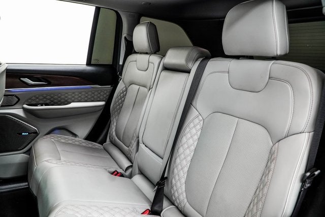 2022 Jeep Grand Cherokee Summit