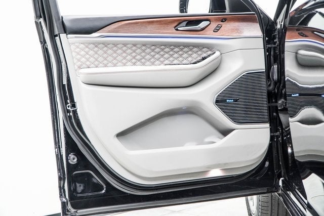 2022 Jeep Grand Cherokee Summit