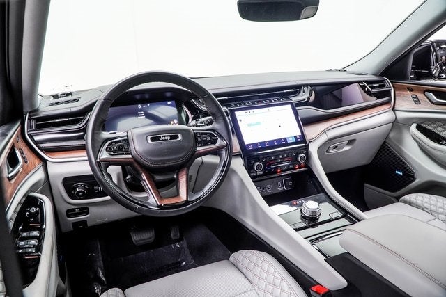 2022 Jeep Grand Cherokee Summit