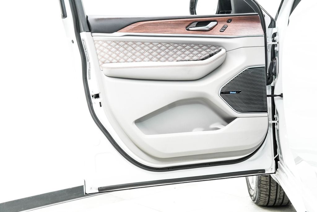 2023 Jeep Grand Cherokee L Summit