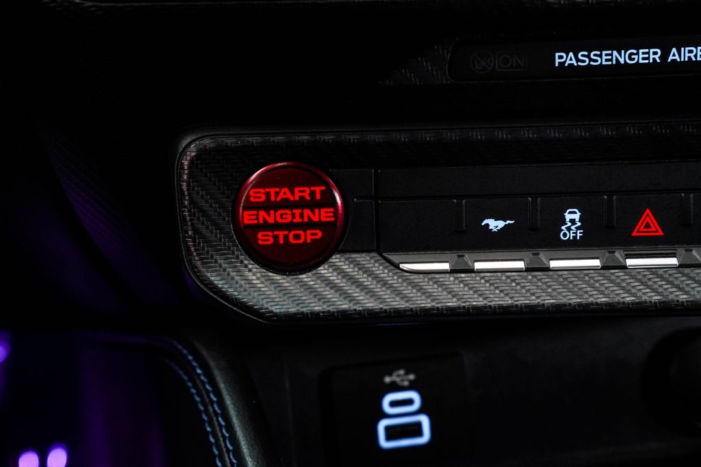 2025 Ford Mustang Dark Horse