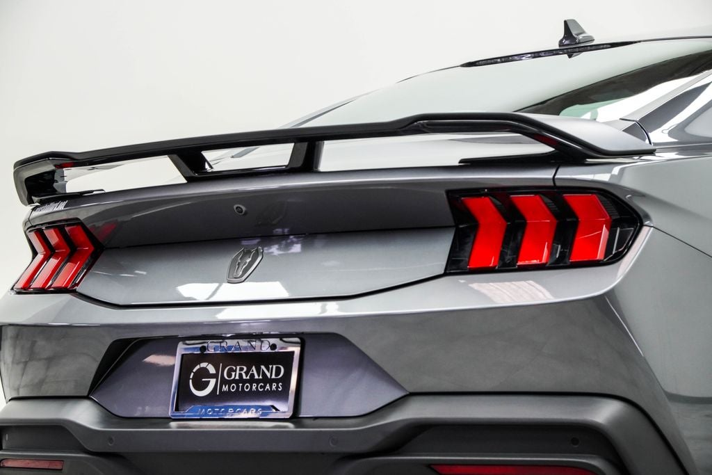 2025 Ford Mustang Dark Horse