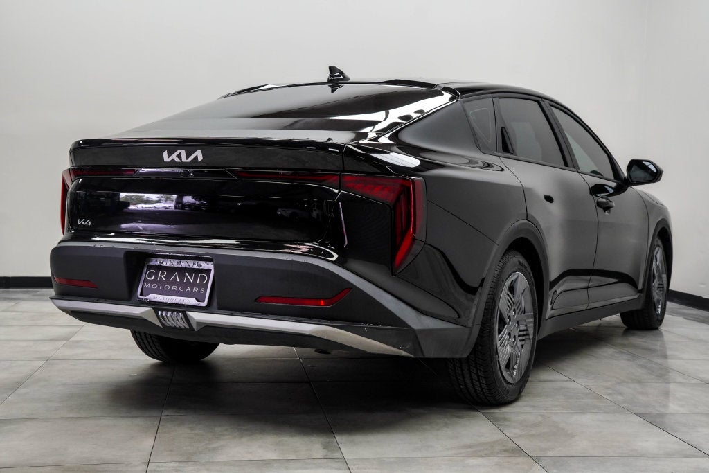 2025 Kia K4 LX