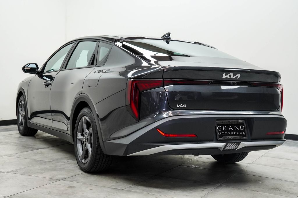 2025 Kia K4 LXS