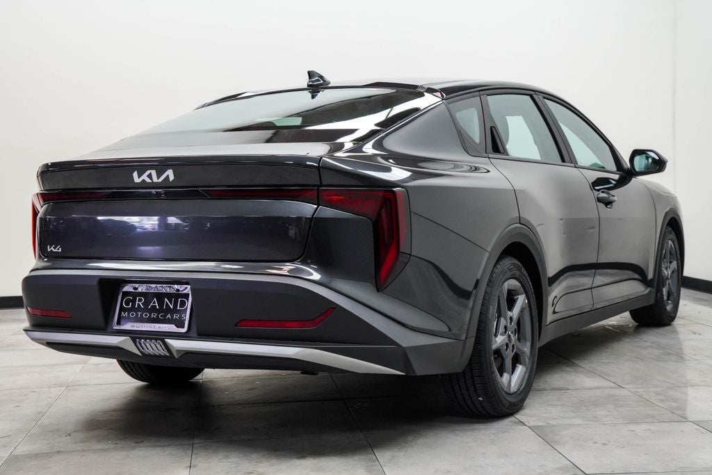2025 Kia K4 LXS