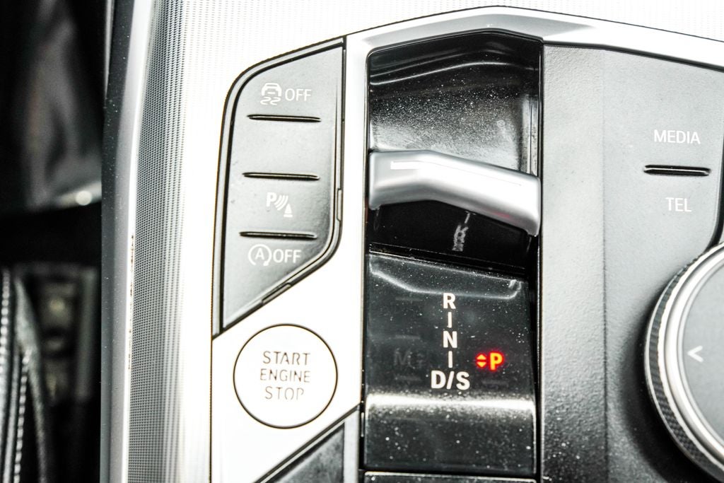 2024 BMW 3 Series 330i